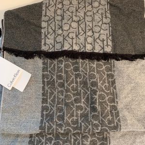 Calvin Klein grey scarf